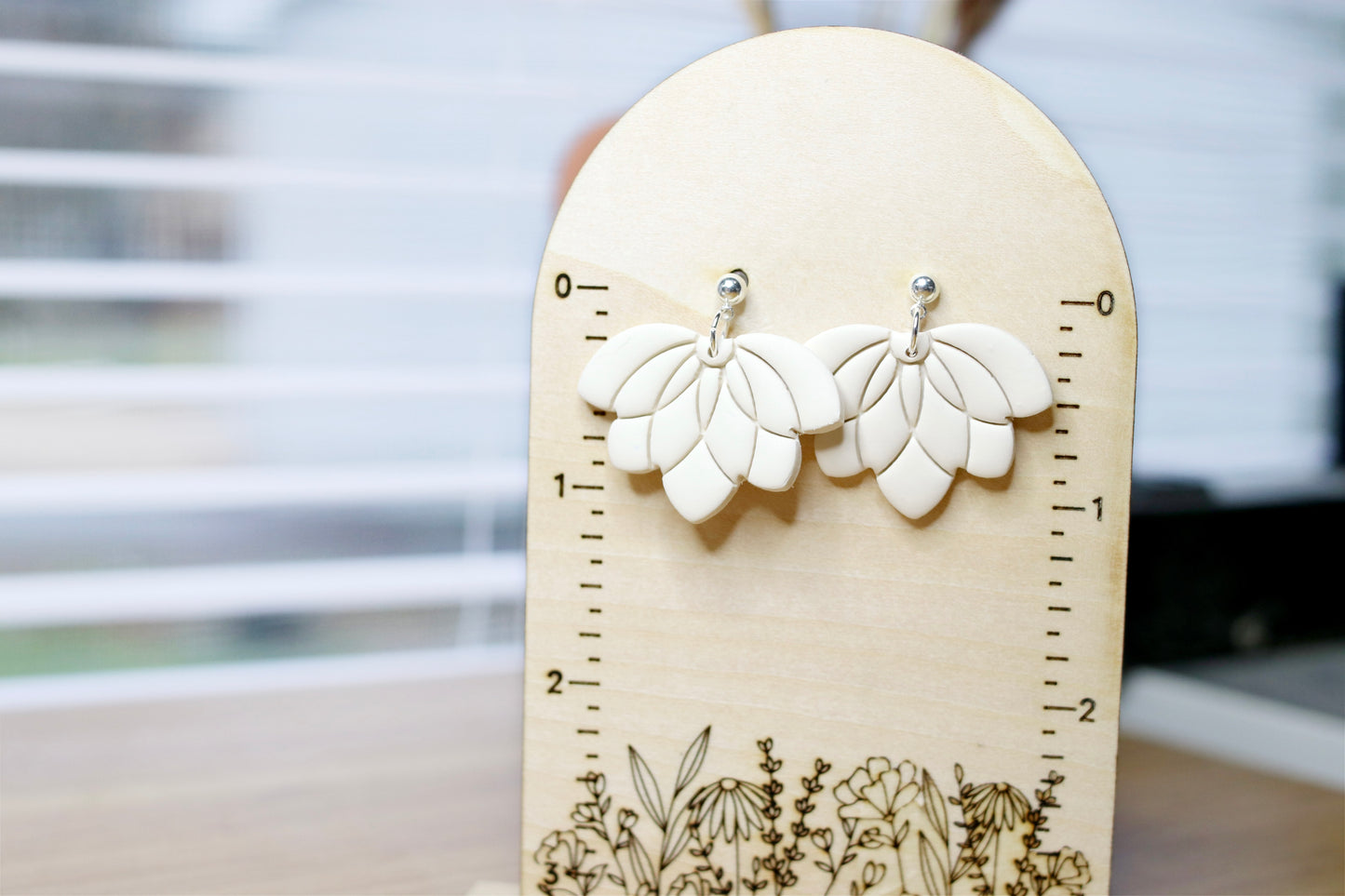 Short Scallop Earrings