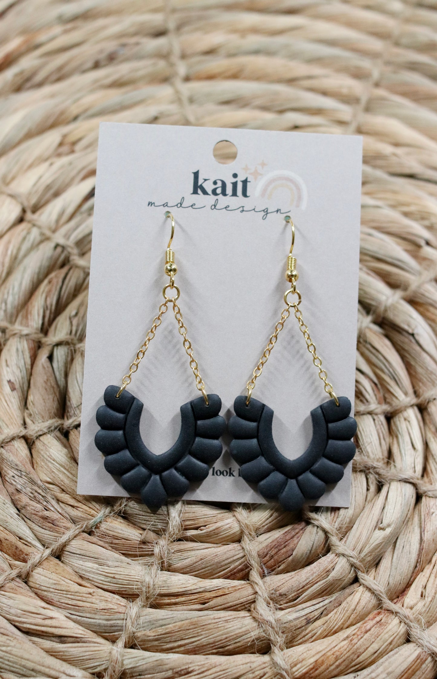 Scalloped Chained Dangle Earrings
